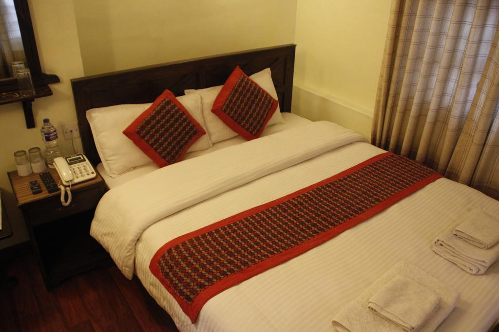 Hotel Peace N Park Kathmandu Exterior photo