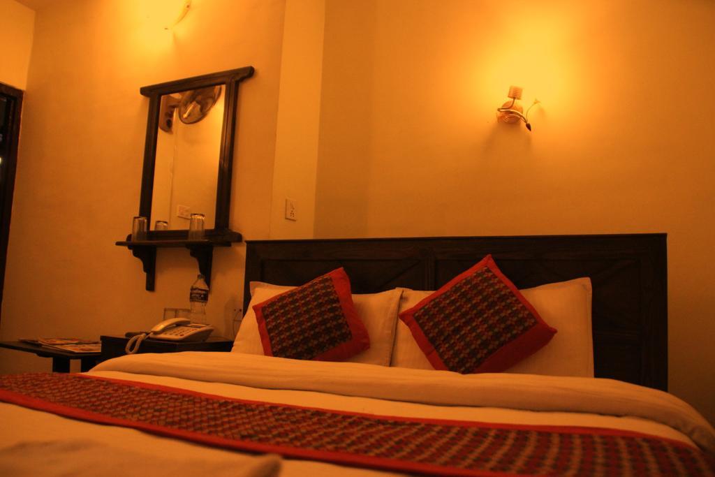Hotel Peace N Park Kathmandu Exterior photo