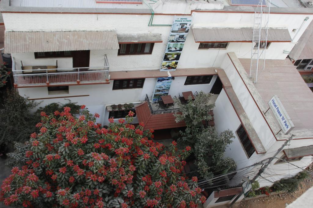 Hotel Peace N Park Kathmandu Exterior photo