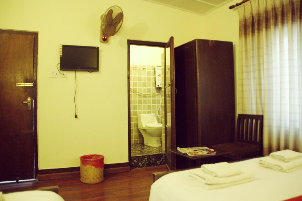 Hotel Peace N Park Kathmandu Exterior photo