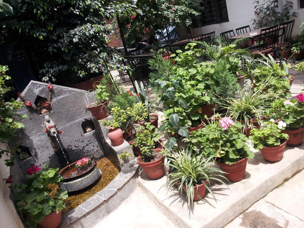 Hotel Peace N Park Kathmandu Exterior photo